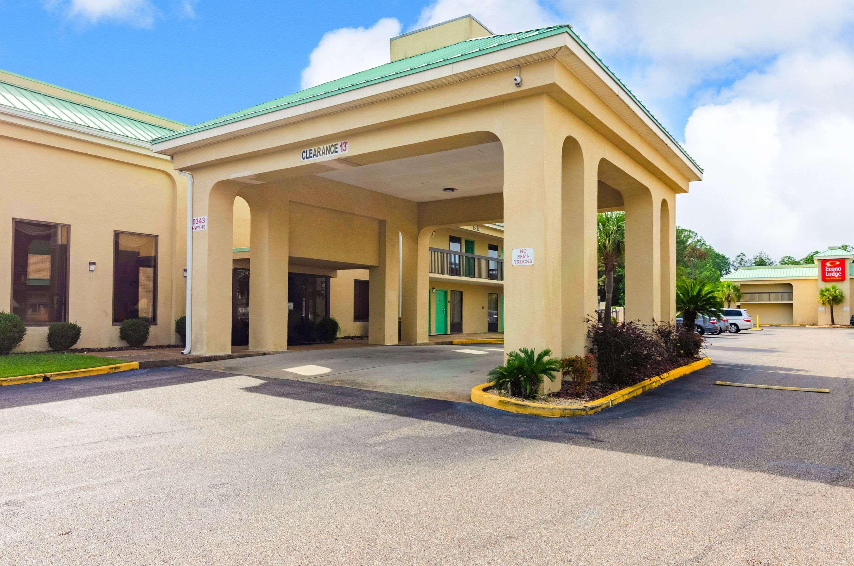 Econo Lodge Inn & Suites Гълфпорт Екстериор снимка