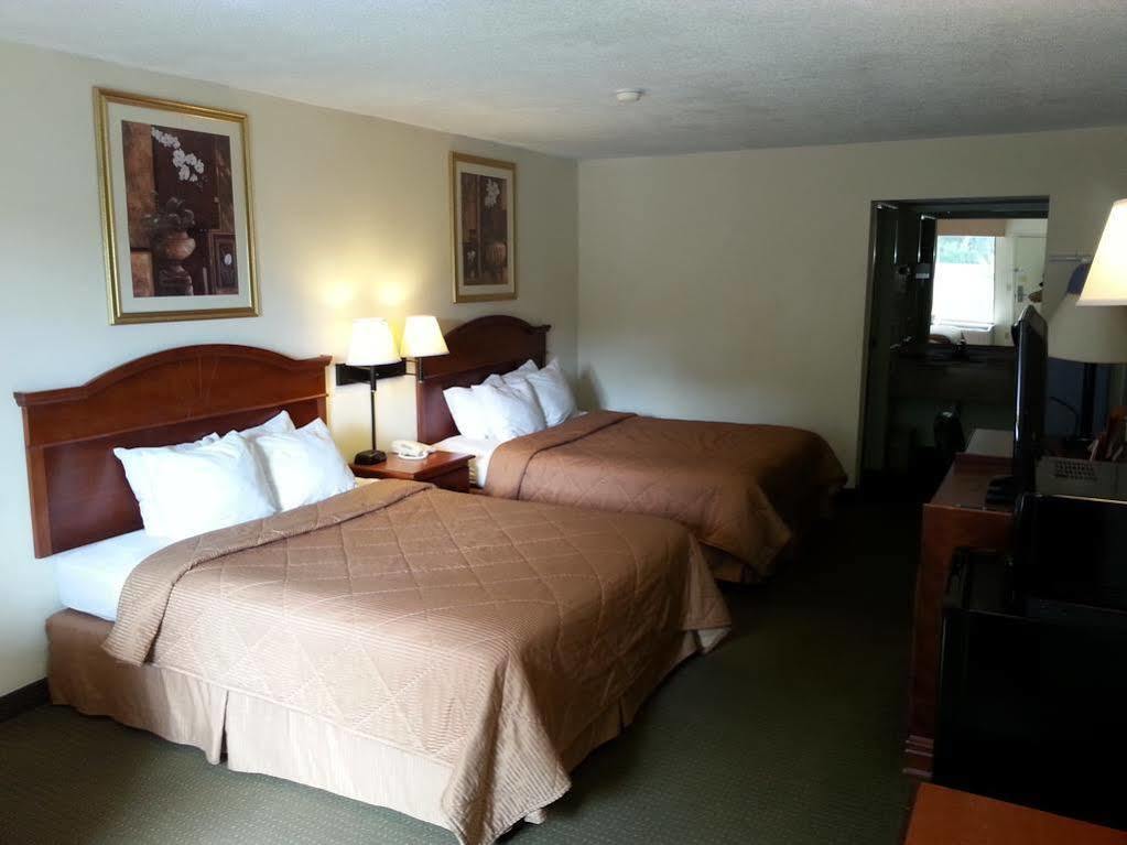 Econo Lodge Inn & Suites Гълфпорт Екстериор снимка