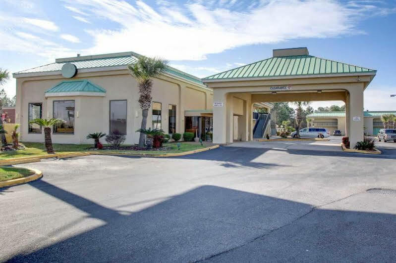Econo Lodge Inn & Suites Гълфпорт Екстериор снимка